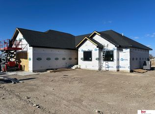 813 S St, McCook, NE 69001