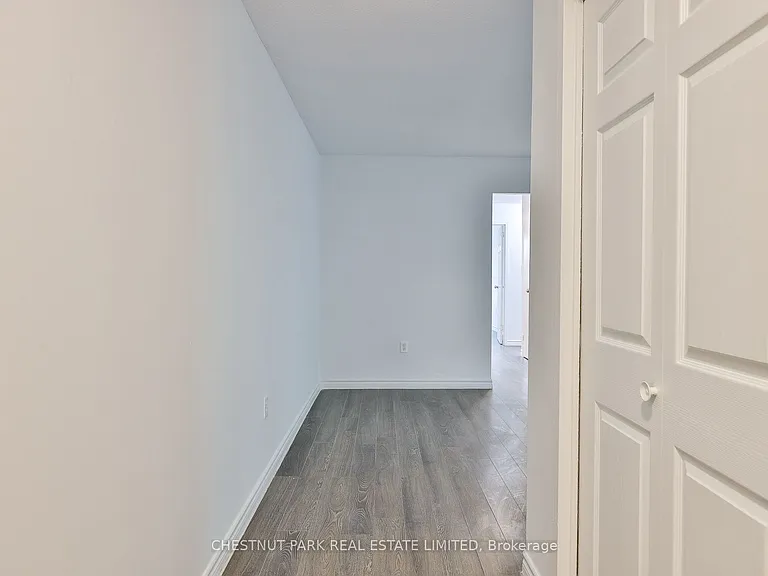 900 Glen St #218 — Photo 3