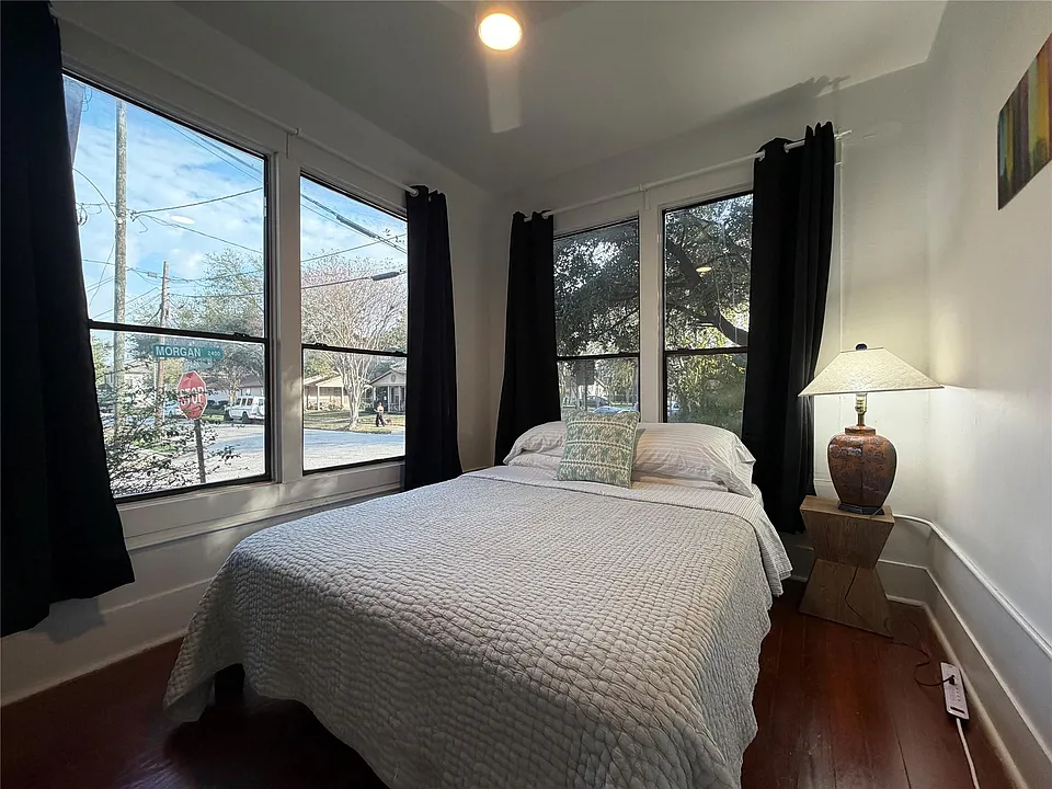 402 Hyde Park Blvd #1