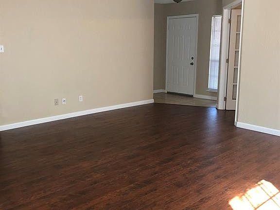 2nd image of 809 Bailey Dr