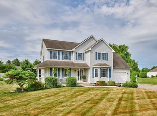 34 Bayberry Dr, Easthampton, MA 01027