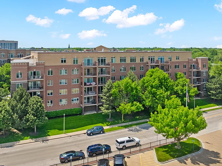 5155 Madison St #403 — Photo 1