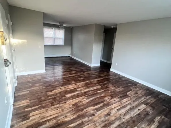 2711 E 165th St APT 3, Hammond, IN 46323