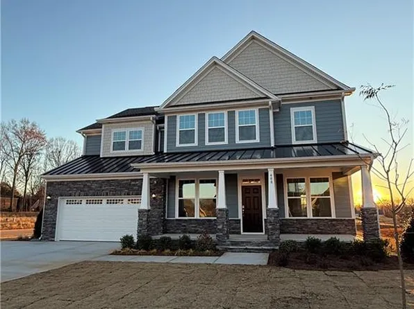 408 Parklane Dr, Gibsonville, NC 27249