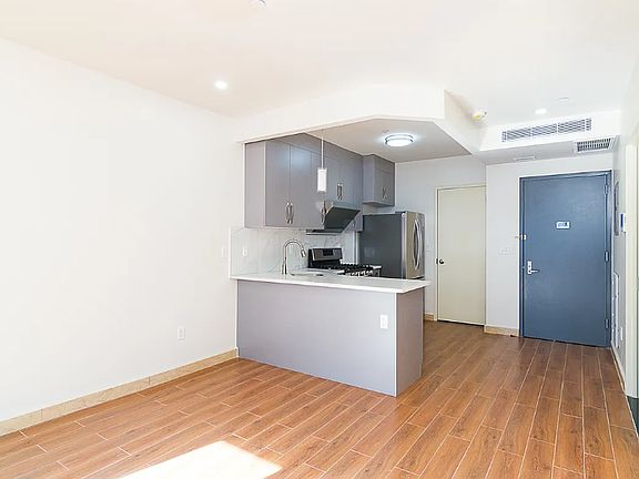 3rd image of 42-22 Crescent St #3B