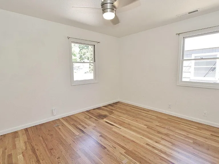 1202 N 20th St — Photo 13