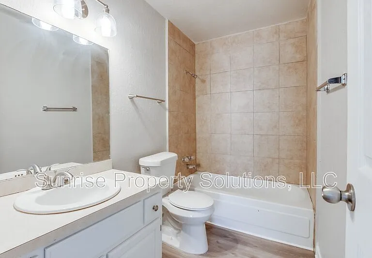4713 Love Dr — Photo 17