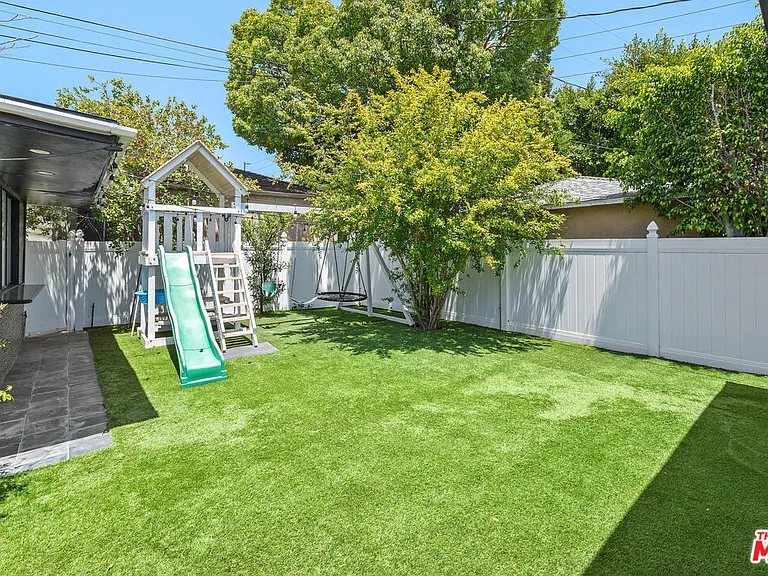9007 David Ave — Photo 37