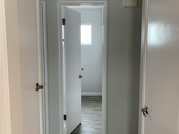 5th image of 442 S Rexford Dr #307