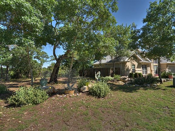 4th image of 190 Shady Bluff Dr