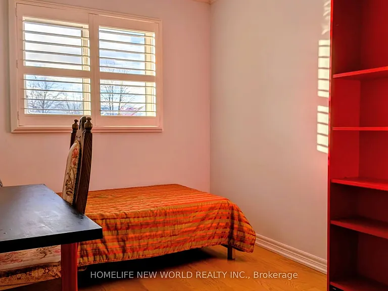 100 Castle Park Blvd — Photo 6