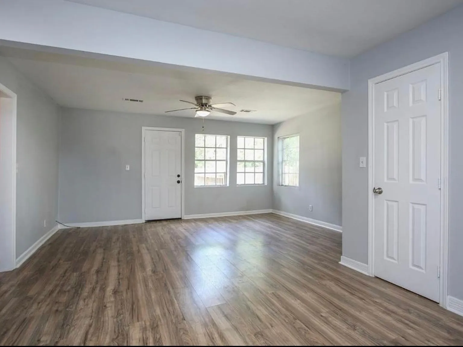 4039 Cornell St — Photo 2