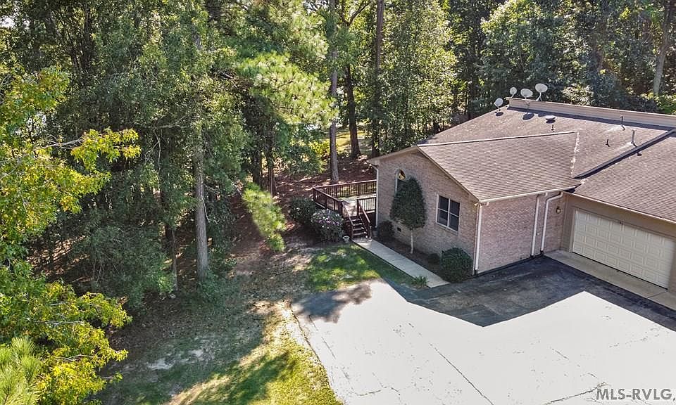 1st image of 140 Glenwood Cir