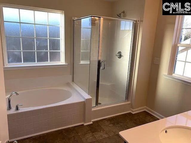 1323 Tamarind Ln — Photo 10
