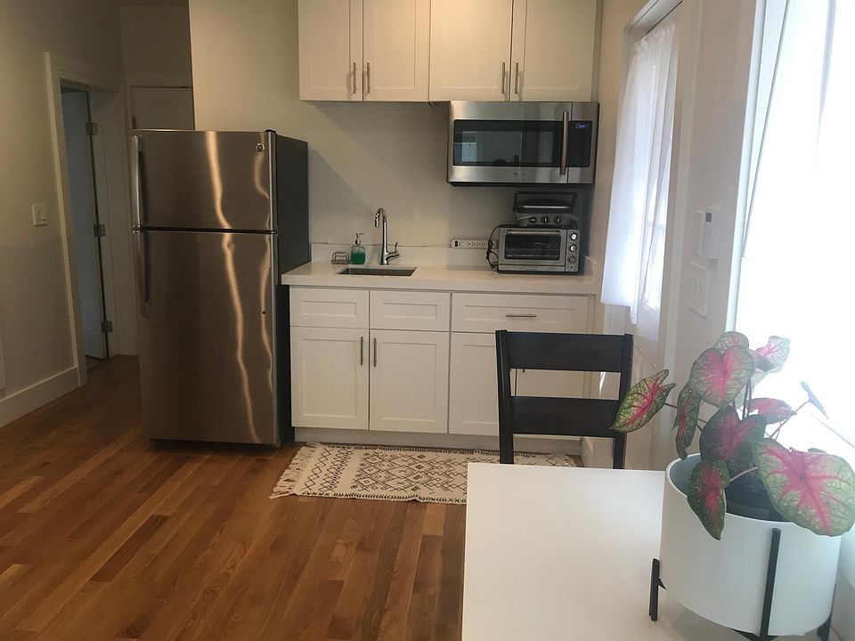 1st image of 1607 16th Ave