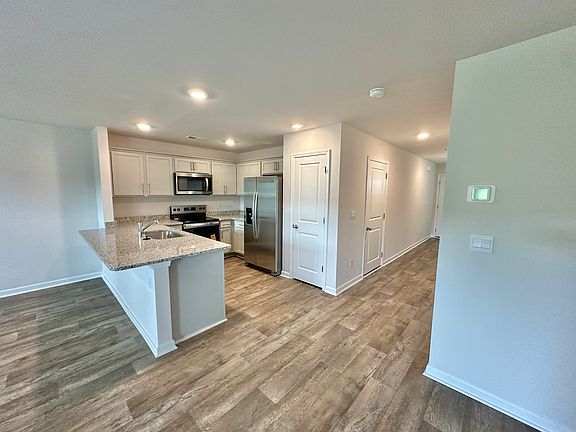 5th image of 3304 Tatlock Way