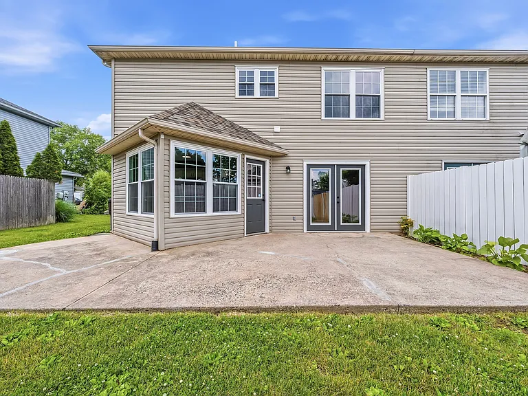 1108 Red Barn Ln — Photo 24
