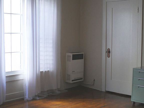 3rd image of 1830 Grace Ave APT 01