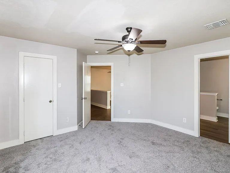 7431 Leightonfield Ct — Photo 11