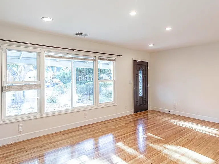 1402 Floyd Ave — Photo 12