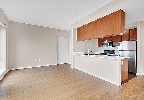 5th image of 373 Wythe Ave APT 10B