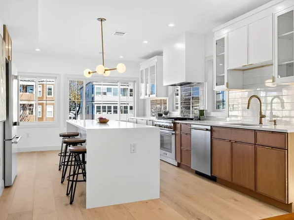 202 Powder House Blvd #2, Somerville, MA 02144