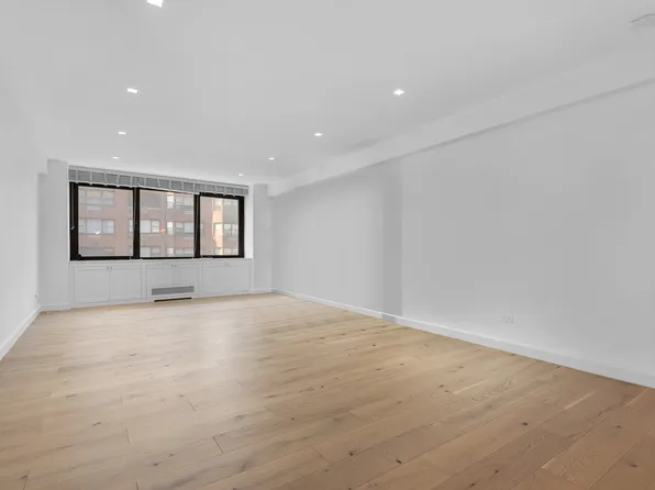 25 Sutton Place South image 2 of 20