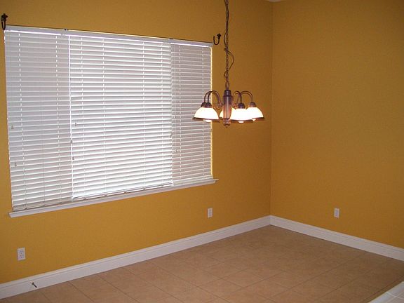 4th image of 5665 E Lorena Ave