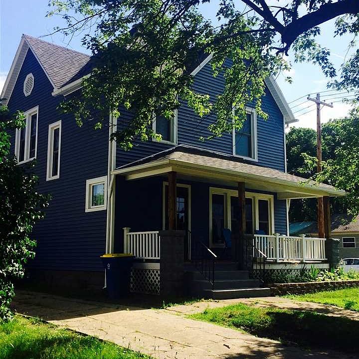 Newer Roof & Blue Vinyl Siding!