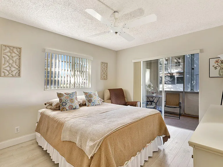 825 E Normandy Trl #R — Photo 18