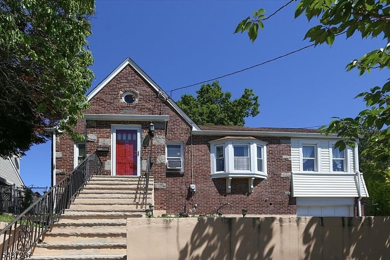 1st image of 48 Belmohr St