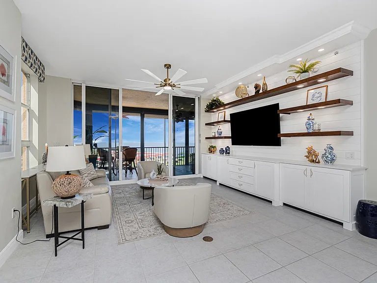 3313 Sunset Key Cir #701 — Photo 6