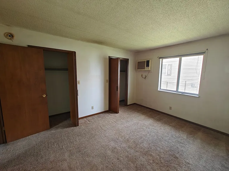 321-1 E Mechanic St — Photo 6