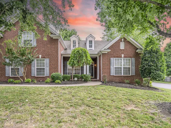1600 Carolwinds Ct, Old Hickory, TN 37138