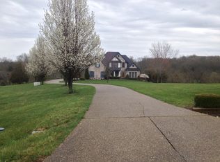 3800 Stone Gate Dr, Crestwood, KY 40014