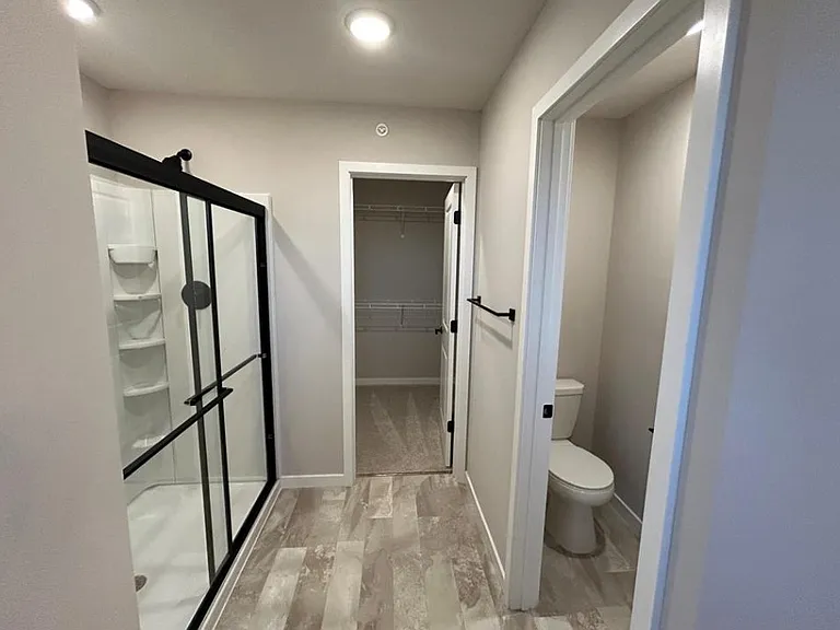 17926 Genoa Dr — Photo 11