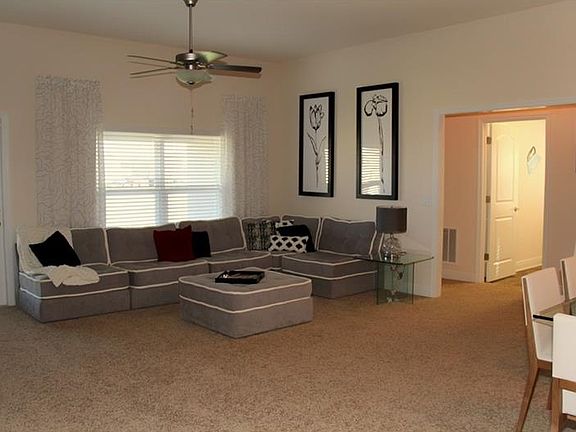 4th image of 1009 Kellogg Dr