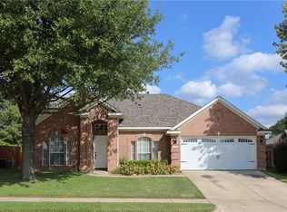 5791 Fall Creek Dr, Haltom City, TX 76137