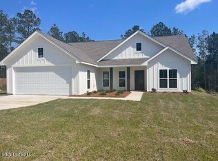 21620 E Edgewood Dr, Saucier, MS 39574