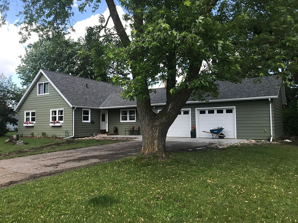 1st image of 208 Brandt Ave N