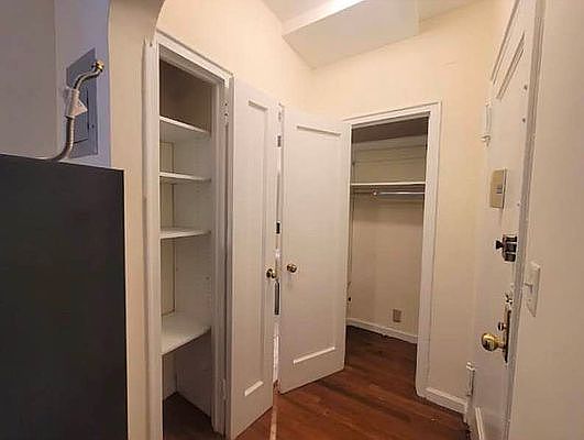 3rd image of 150 W 21st St #18