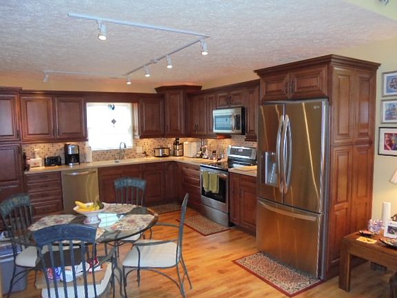 3rd image of 330 Chattooga Place Dr