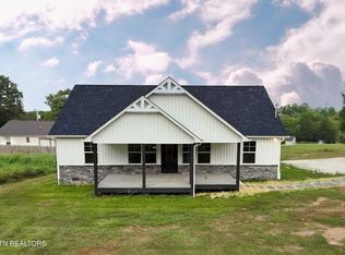 408 Glade Springs Rd, La Follette, TN 37766