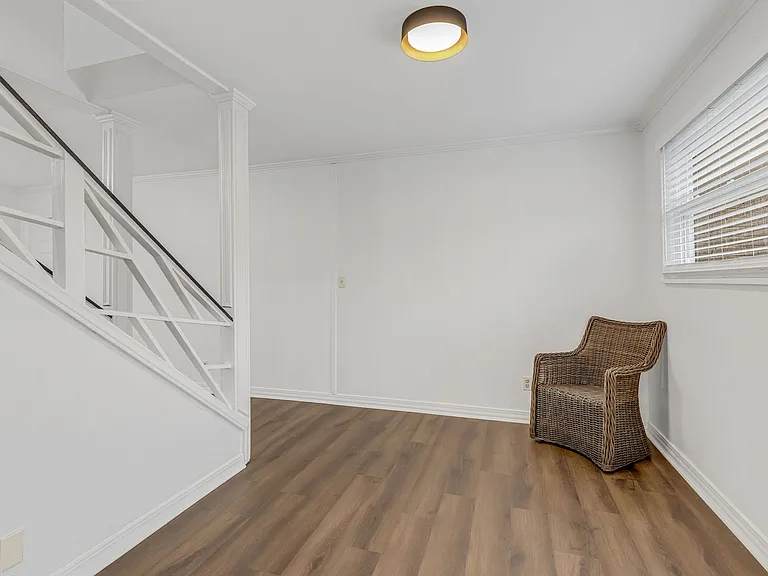 605 University Rdg #1B — Photo 4