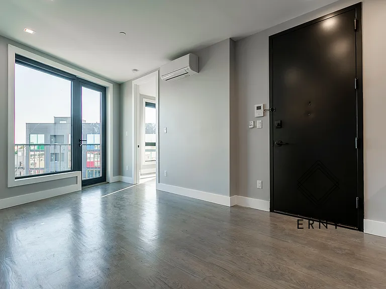 1096 Broadway #5R — Photo 4