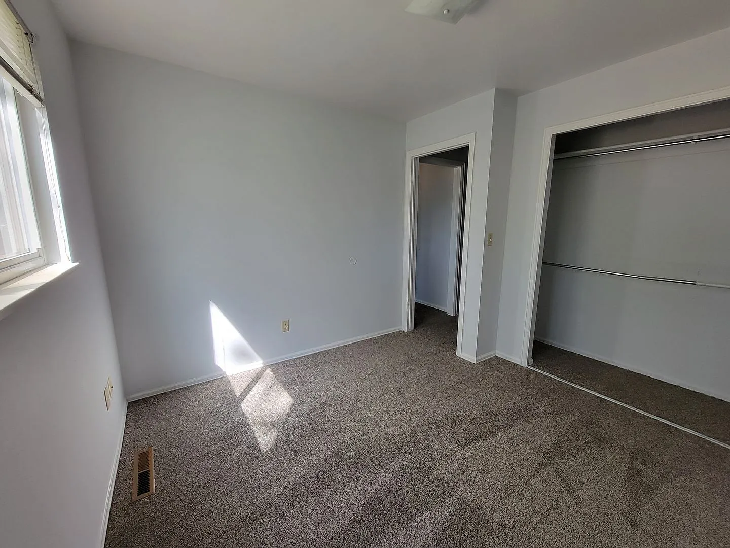 4075 Harbor Place — Photo 3