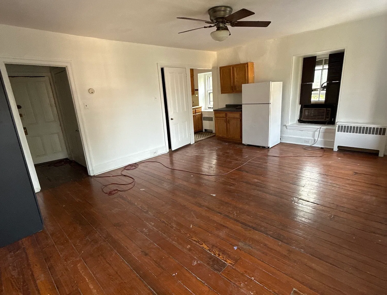 Studio, 400 sqft, $895 — Photo 3