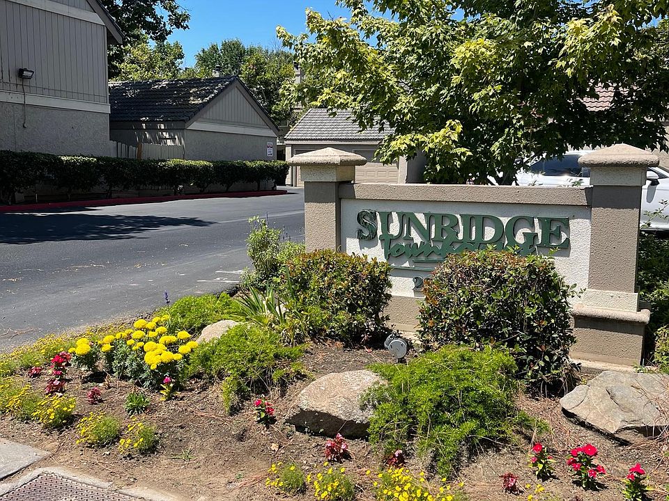 Sunridge Townhomes 4885 N Chestnut Ave Fresno, CA Zillow