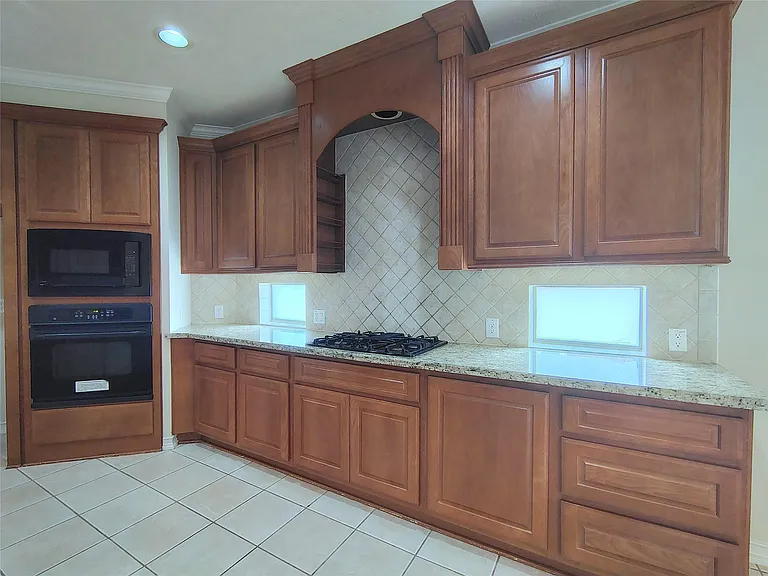 5606 Grandwood Ln — Photo 14