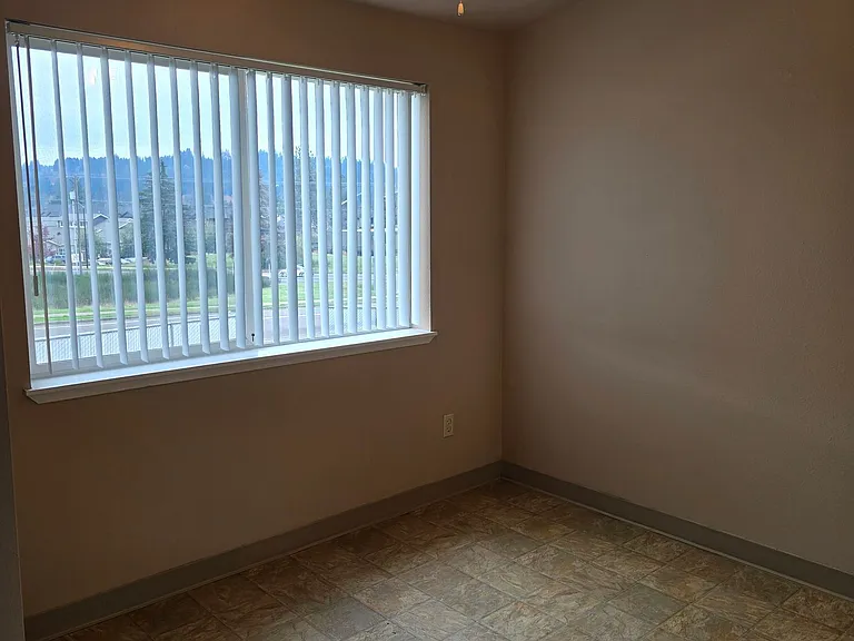 Vista Pointe Apartments in South Salem Oregon Comfortable Living Near Shopping and I5 — Photo 35